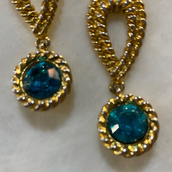 Vintage Pierced Earrings - Picture 2 of 6